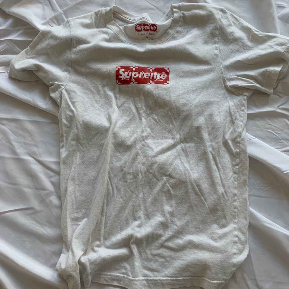 Supreme T-Shirt